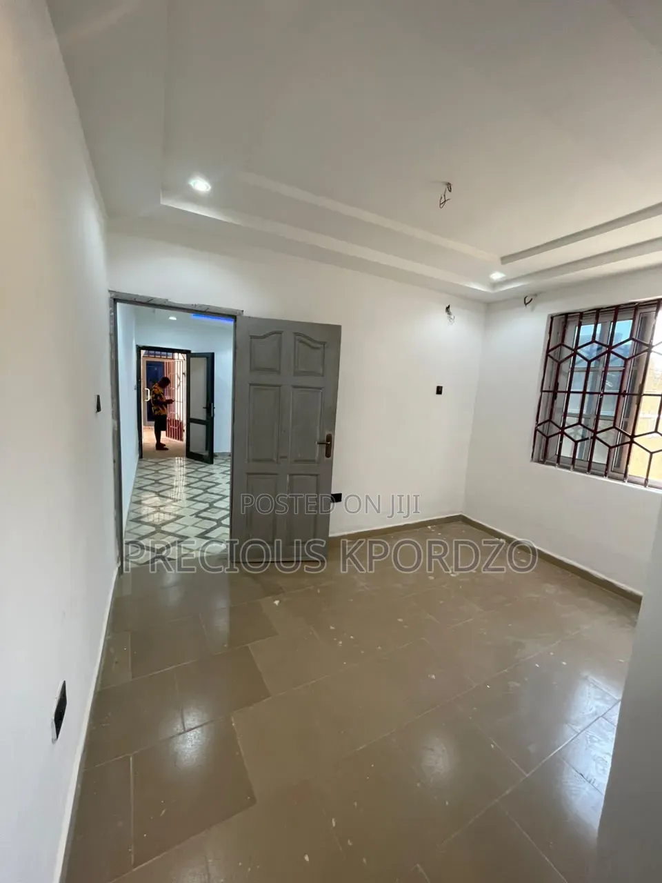1bdrm Room & Parlour in Comm 1 Lakeside for rent in Lake Side Estate