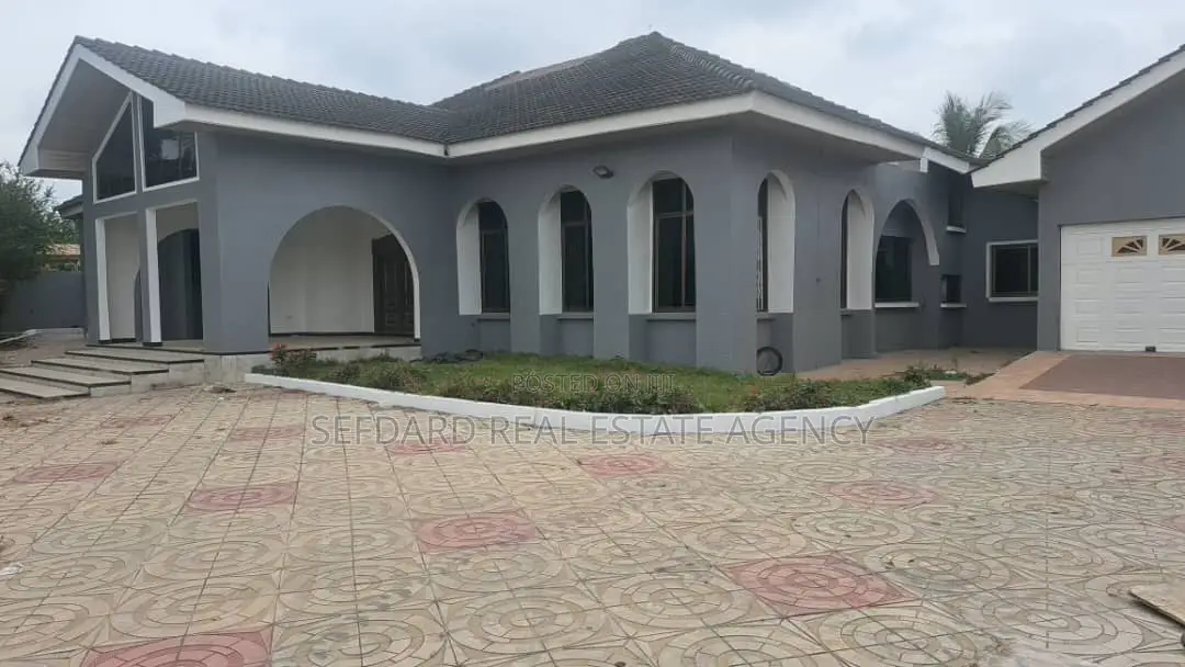 5bdrm House in Sefdard Properties, Kwabenya for rent in Kwabenya