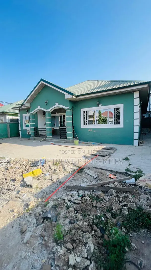 4bdrm House in Kwabenya Franco for rent in Kwabenya