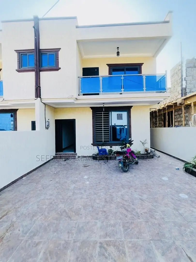 3bdrm House in Sefdard Properties, Kwabenya for sale in Kwabenya