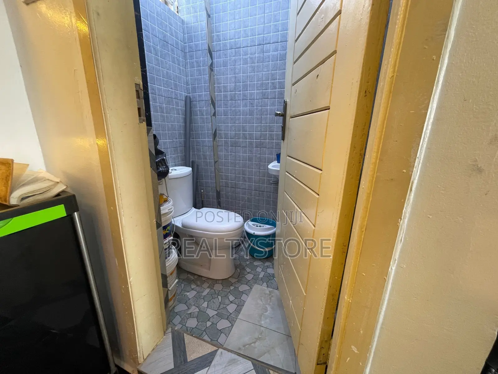 Shop to Let in Accra Metropolitan