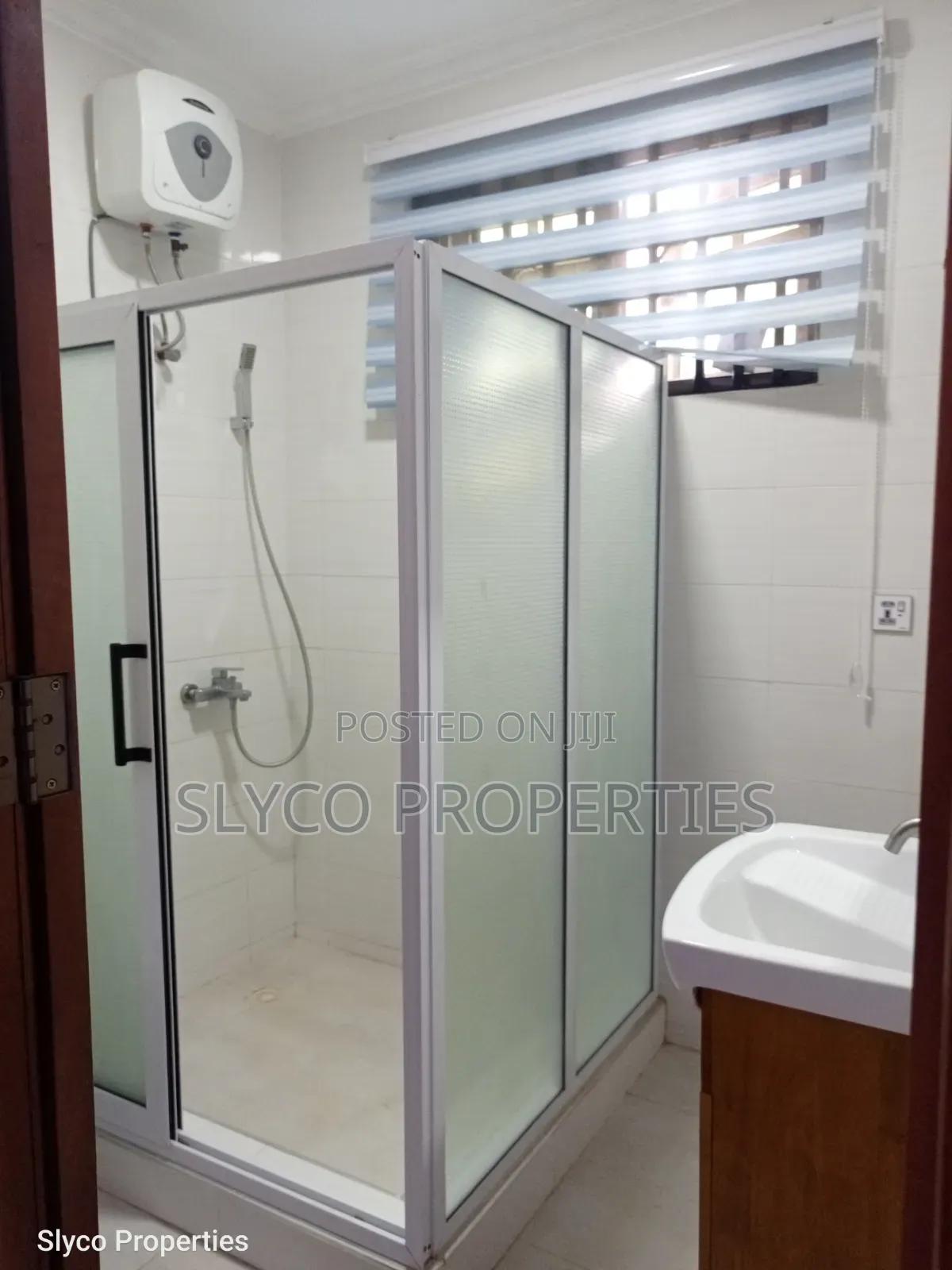 Fully Furnished One Bedroom Apartment in Koforidua Six Avenue for Rent in New-Juaben Municipal