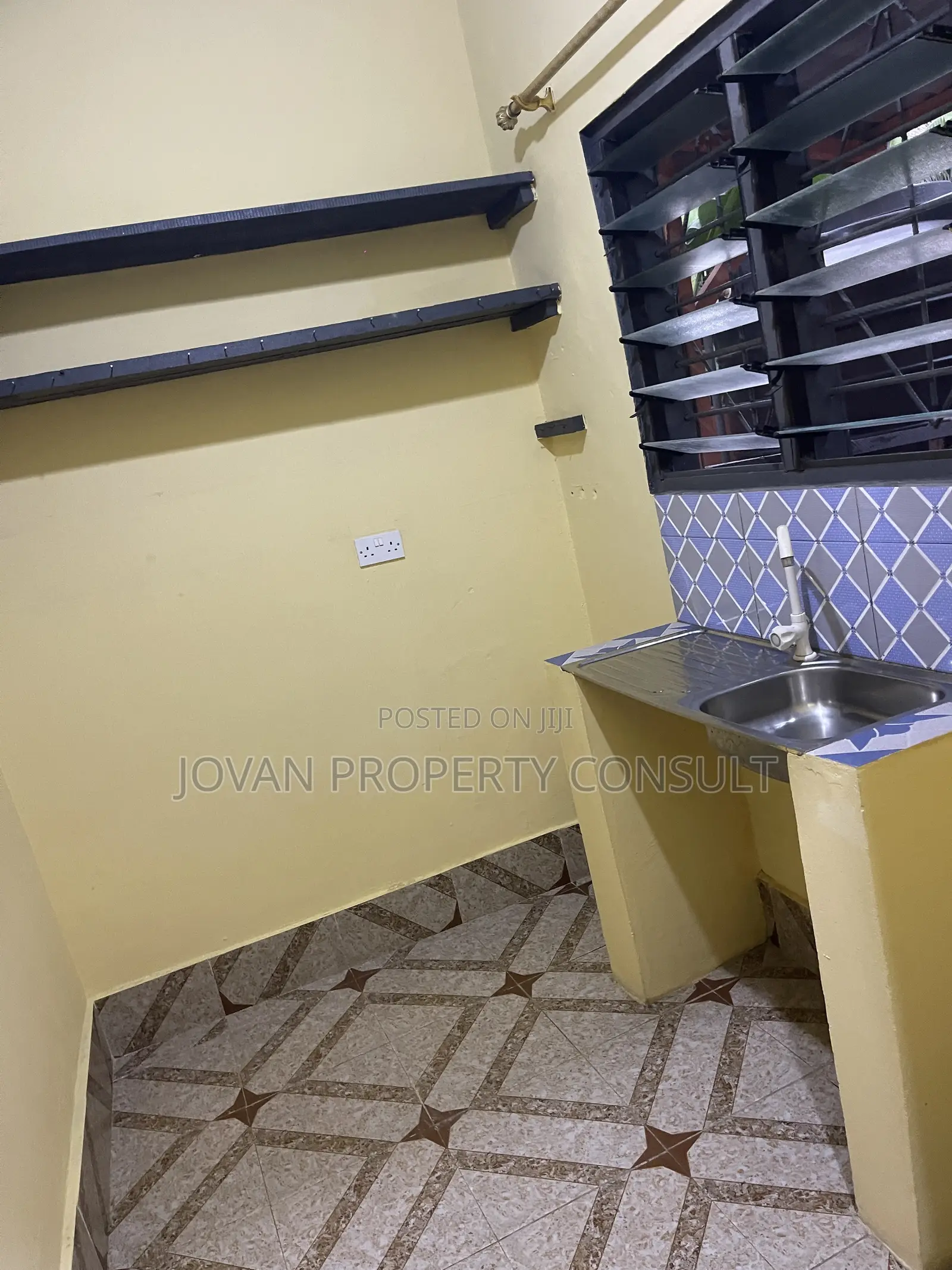 1bdrm Room & Parlour in Cocoboard, Amasaman for rent in Amasaman