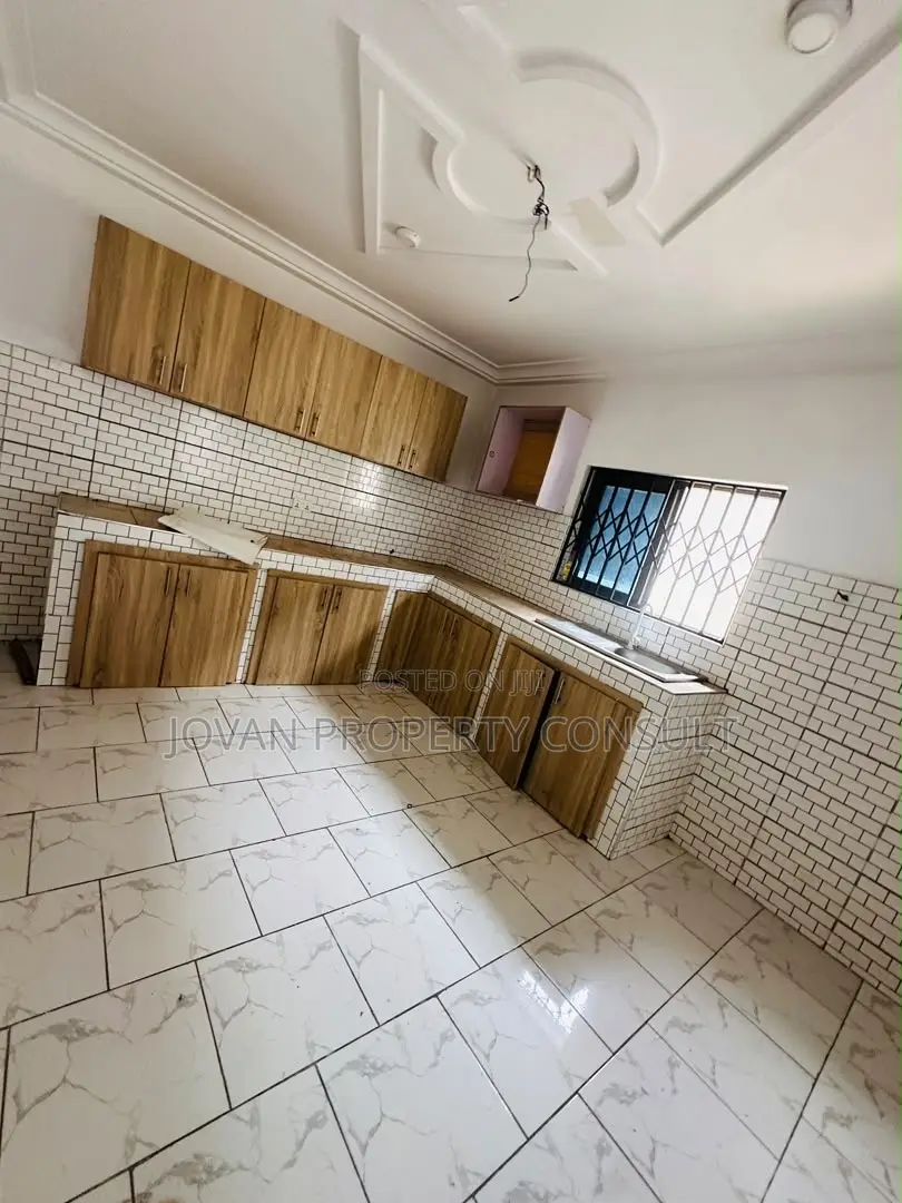 2bdrm Room & Parlour in Cocoboard, Amasaman for rent in Amasaman