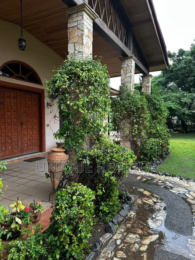 Furnished 5bdrm House in Trassaco Phase 1, School Junction for sale in School Junction