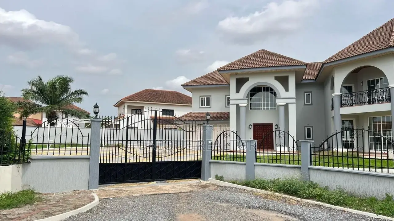 Furnished 5bdrm House in Trasacco, School Junction for sale in School Junction