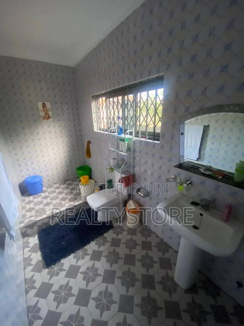 5bdrm House in Ashongman Estate, Accra Metropolitan for sale in Accra Metropolitan