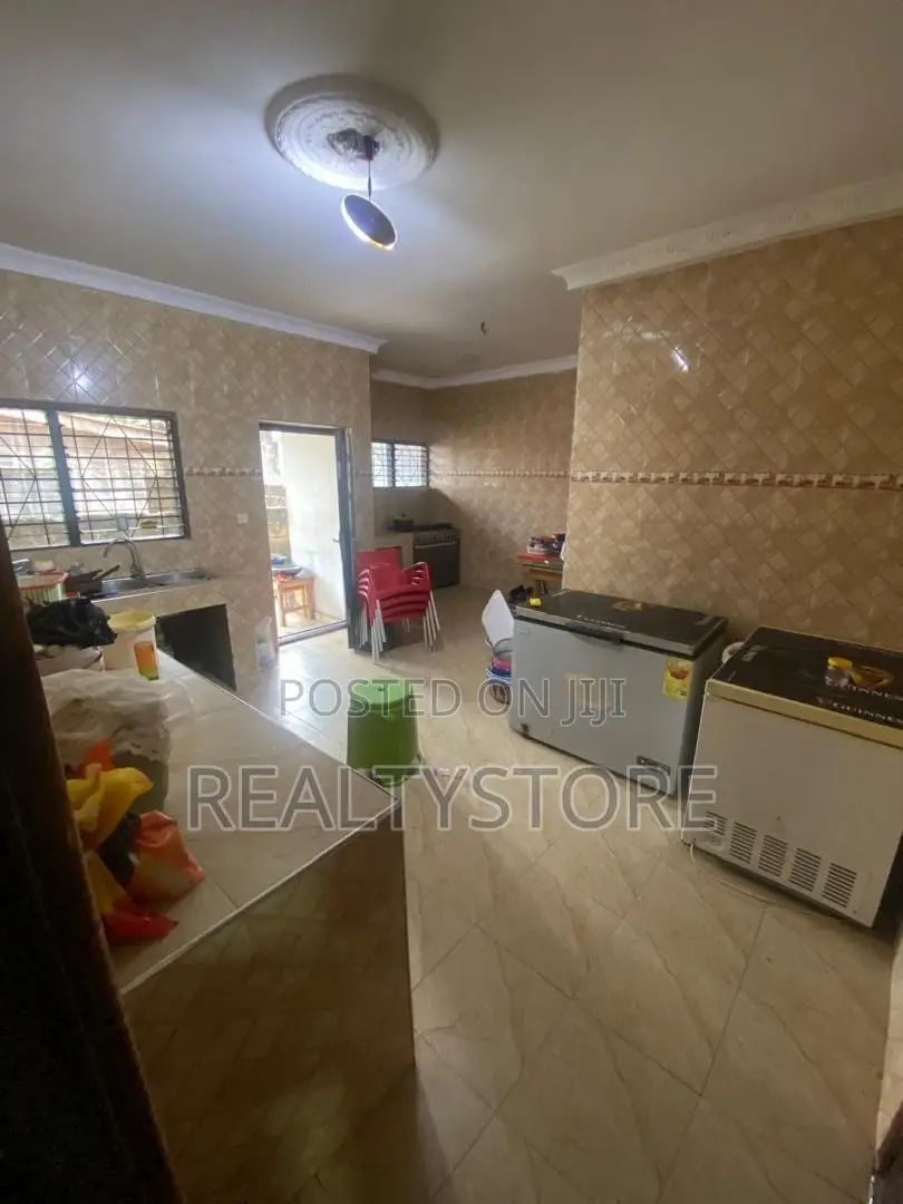 5bdrm House in Ashongman Estate, Accra Metropolitan for sale in Accra Metropolitan