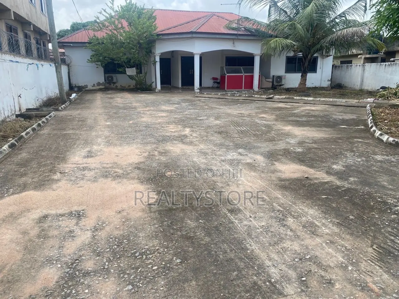 5bdrm House in Ashongman Estate, Accra Metropolitan for sale in Accra Metropolitan