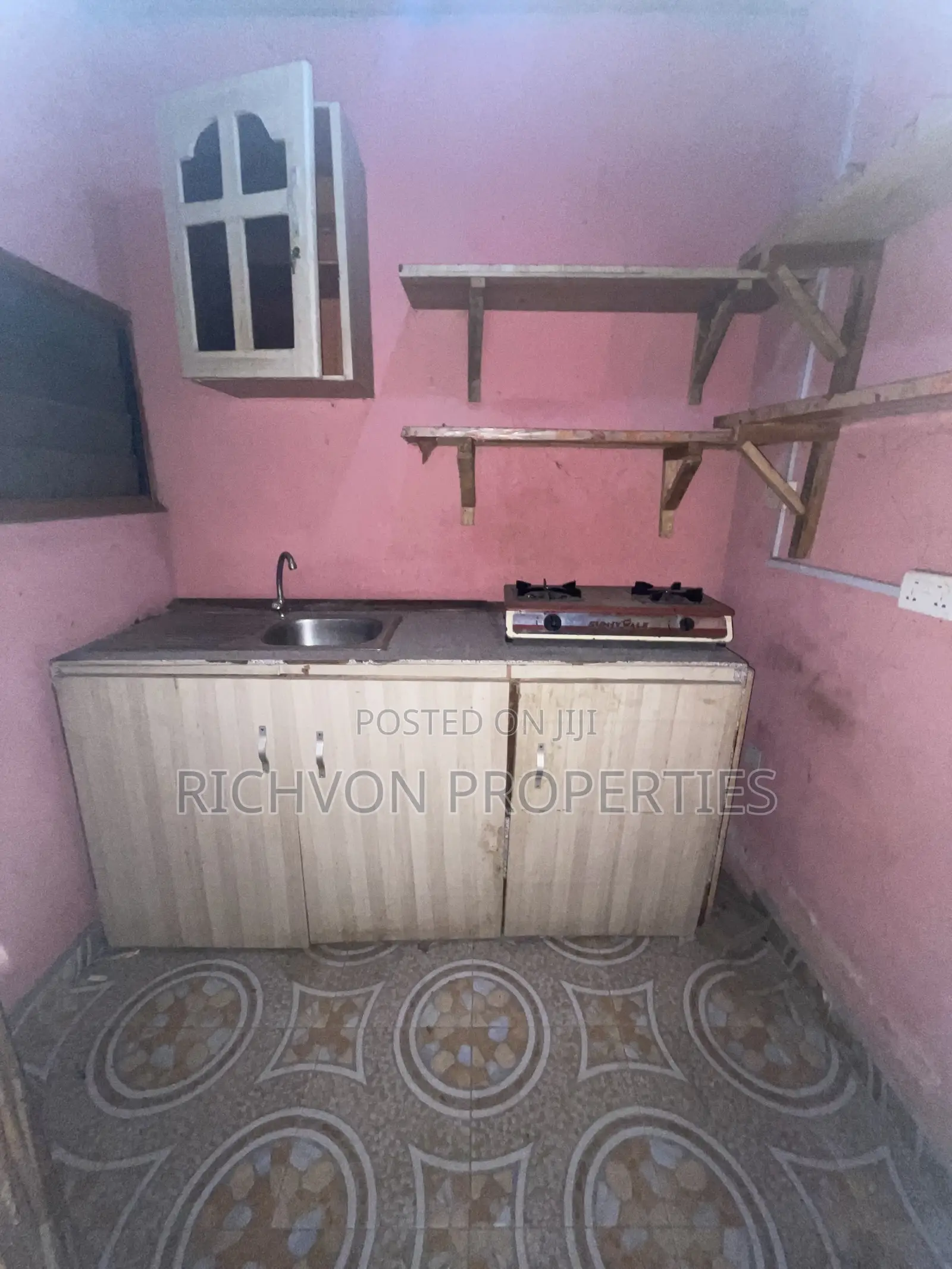 1bdrm Apartment in Richvon Properties, Baatsona Total for rent in Baatsona Total