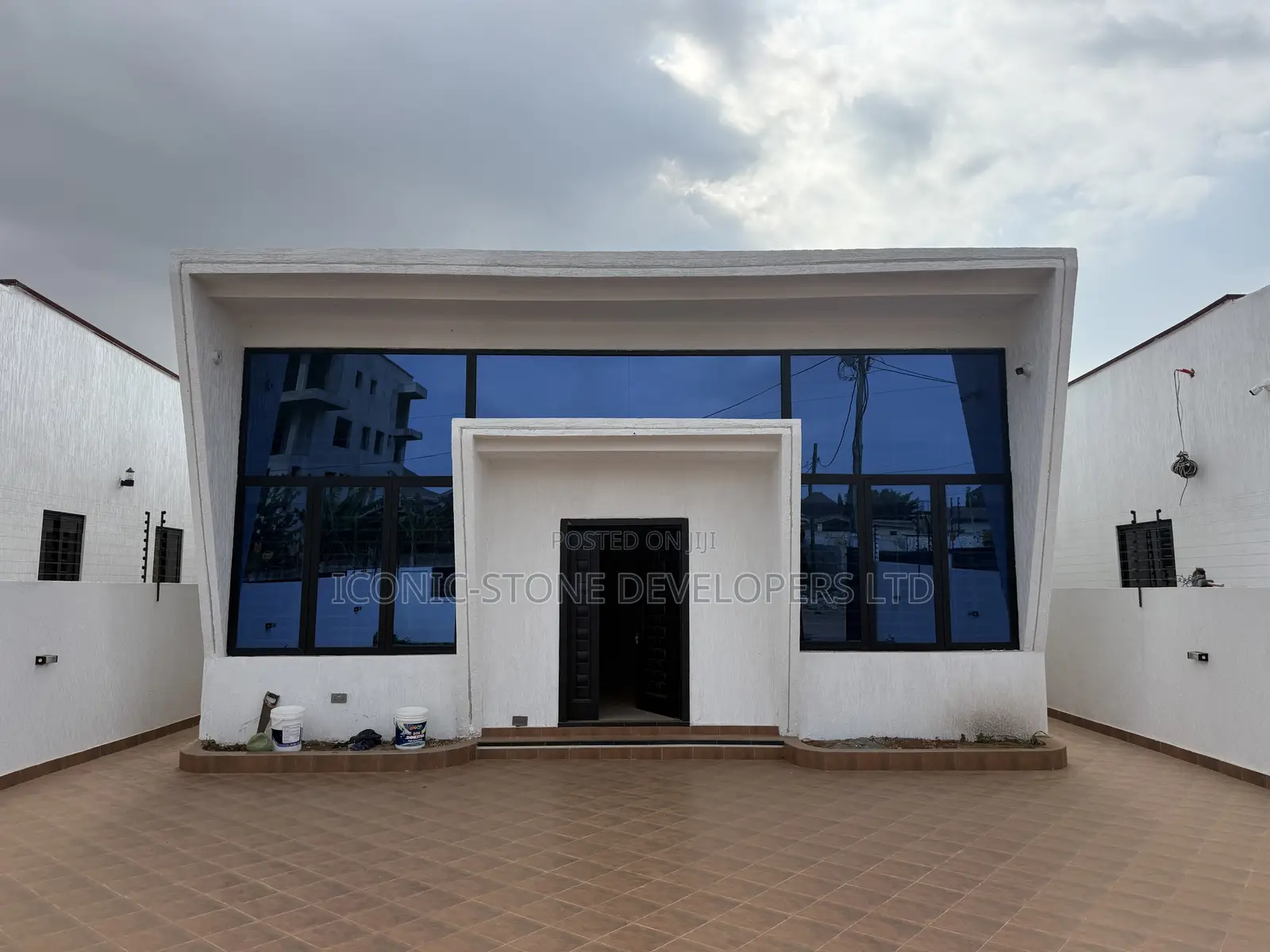 3bdrm House in Adenta Oyarifa Road. for sale in Adenta