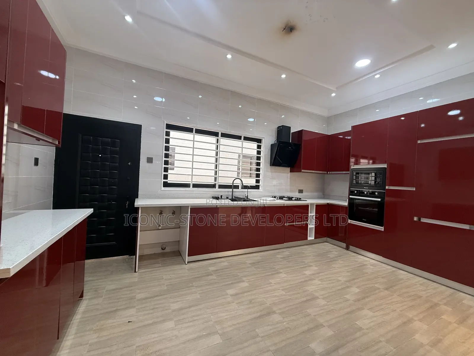 3bdrm House in Adenta Oyarifa Road. for sale in Adenta