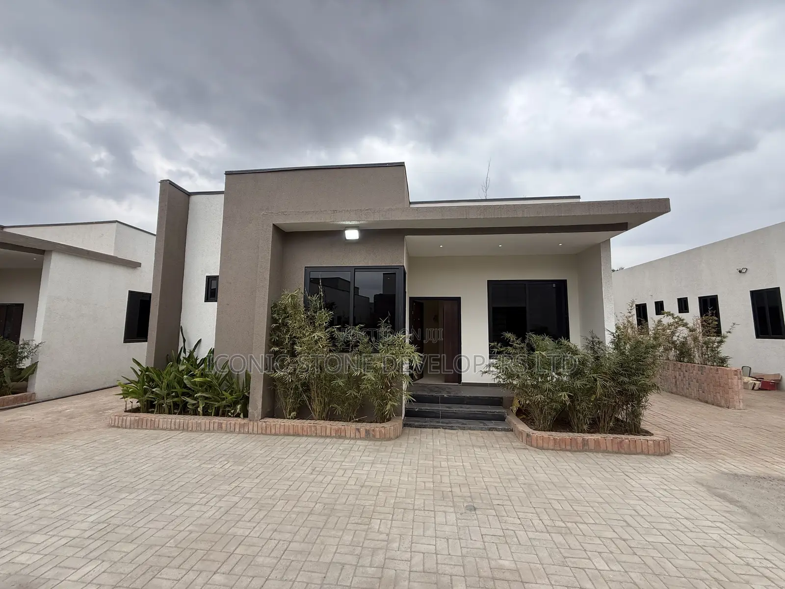 3bdrm Townhouse/Terrace in Adenta, Frafraha for sale in Frafraha