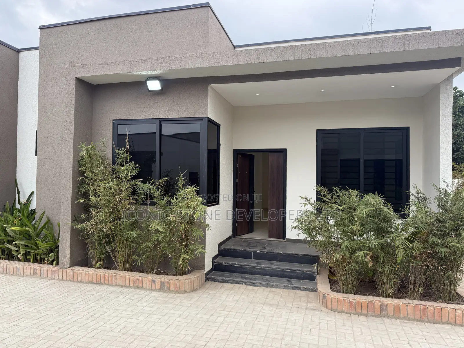3bdrm Townhouse/Terrace in Adenta, Frafraha for sale in Frafraha