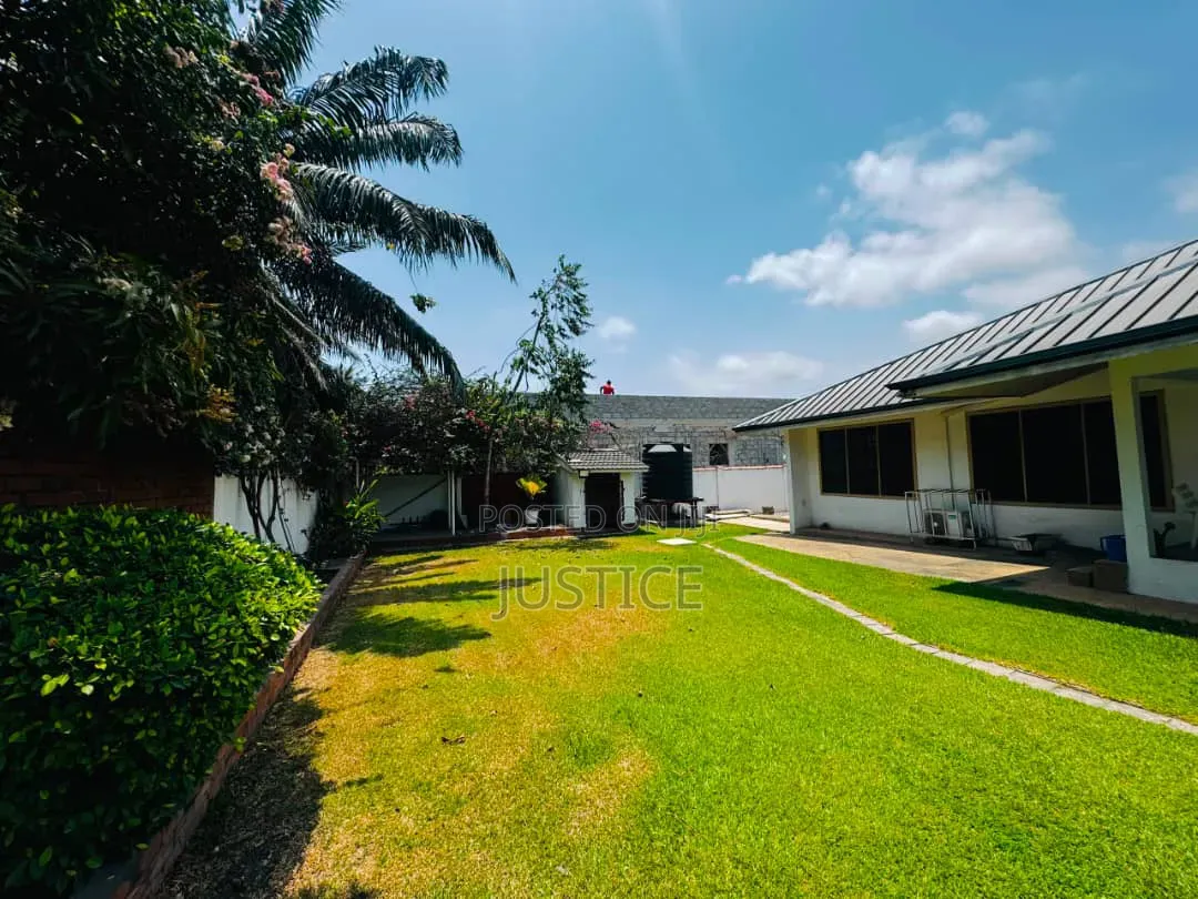 4bdrm House in Teshie Nungua Estate for sale in Teshie-Nungua Estates