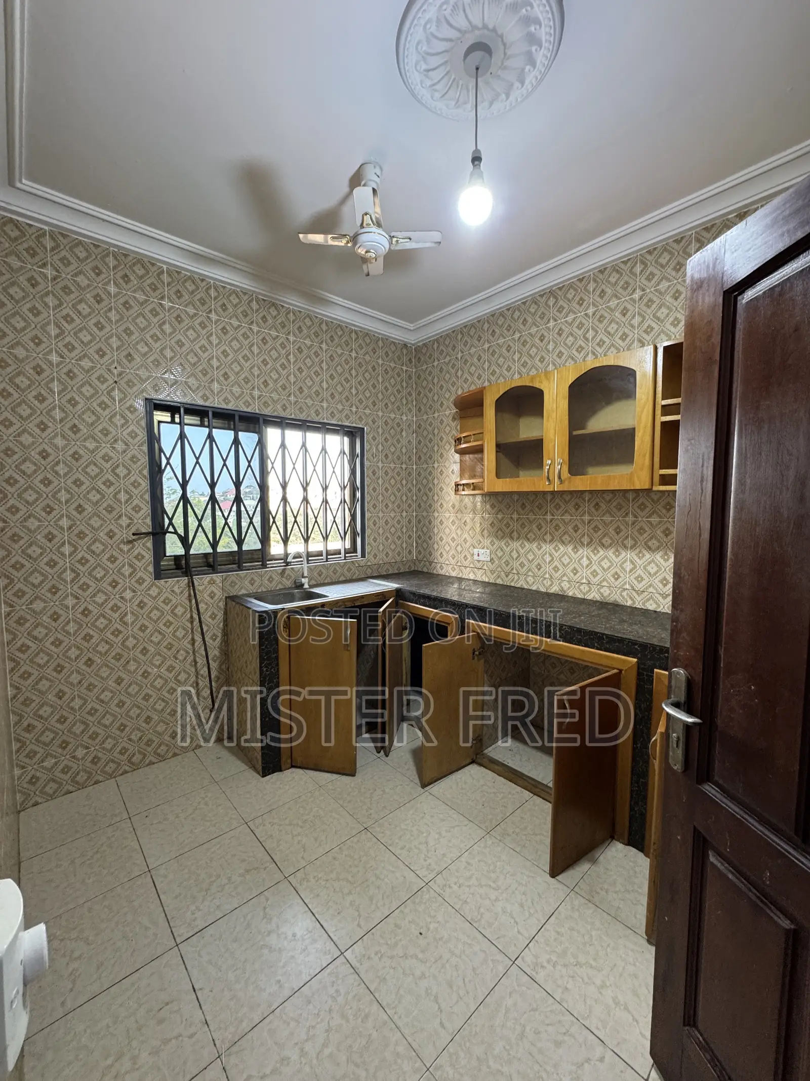 3bdrm Apartment in Redtop, Weija for rent in Weija