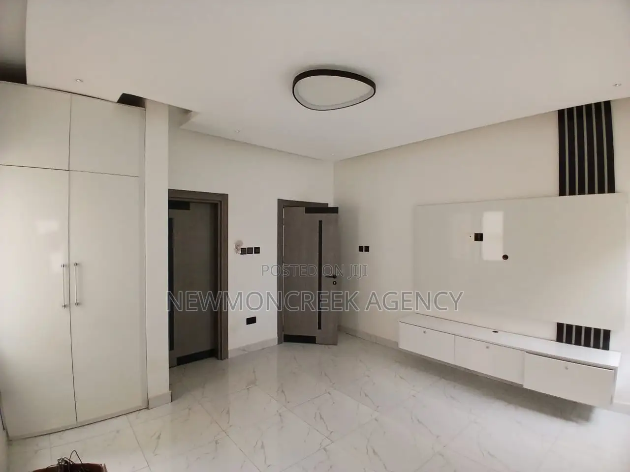 4bdrm Duplex in Amrahia Estate, Accra Metropolitan for sale in Accra Metropolitan