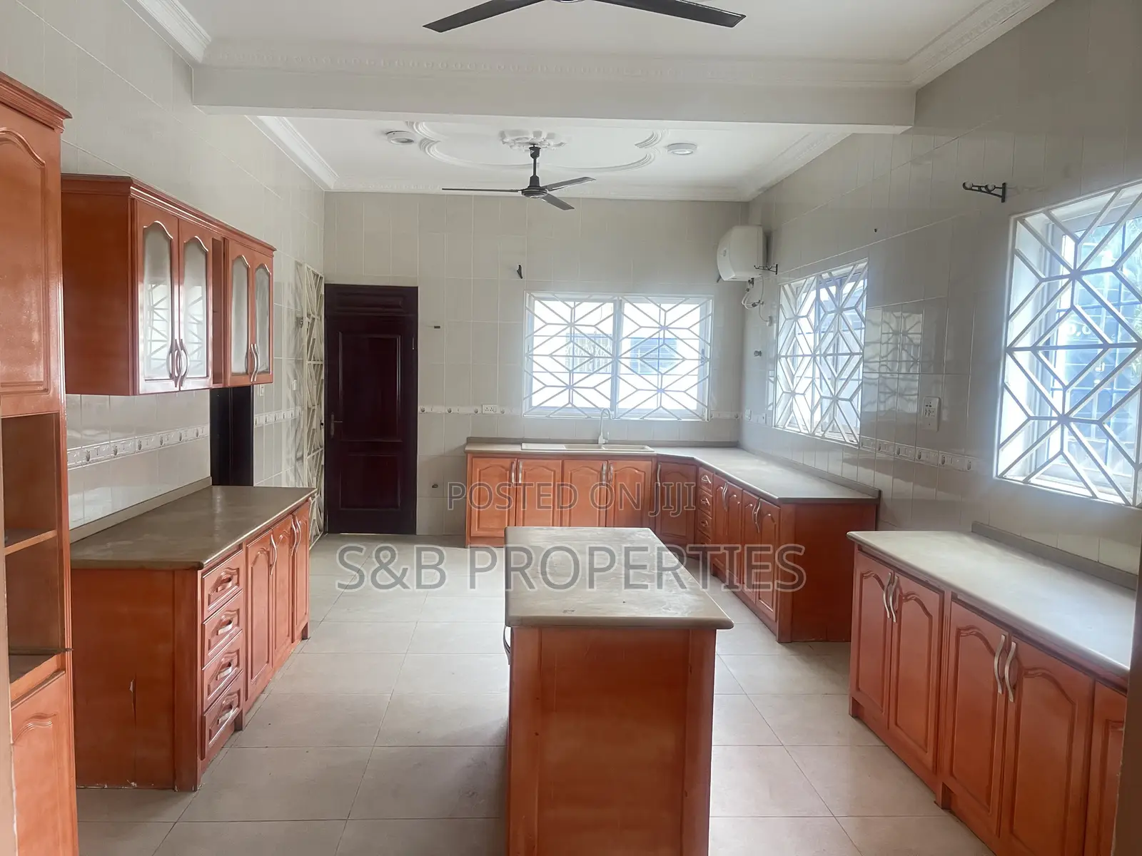 5bdrm Duplex in East Legon for rent in East Legon