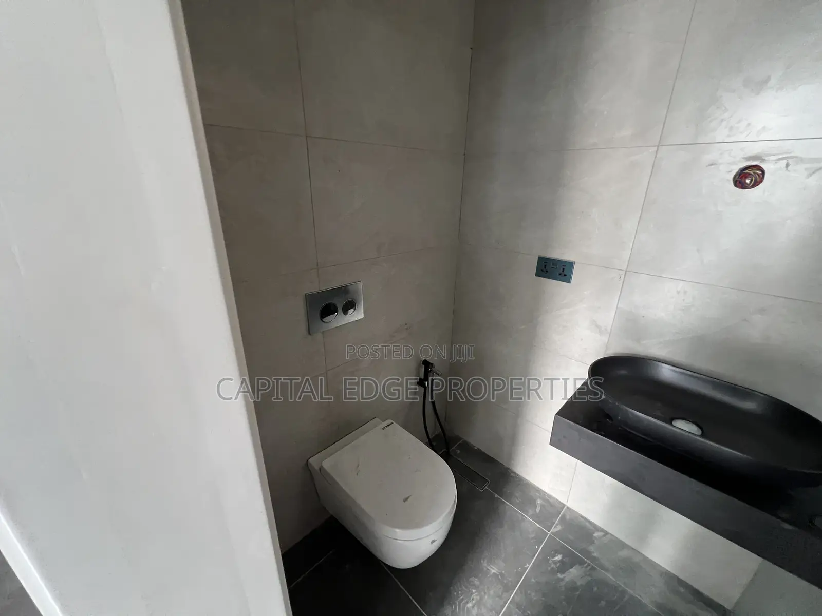 4bdrm Townhouse/Terrace in Airport Residential Area for sale in Airport Residential Area