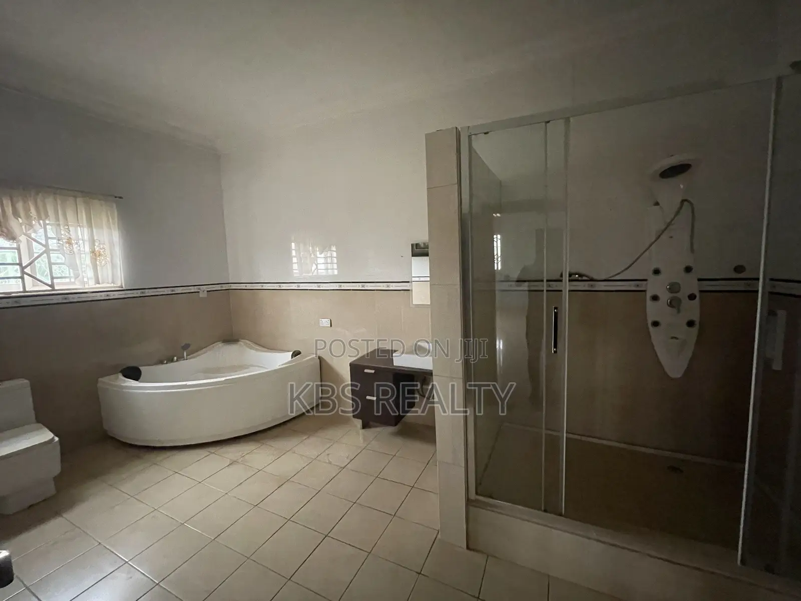5bdrm Duplex in Danyame, Kumasi Metropolitan for rent in Kumasi Metropolitan
