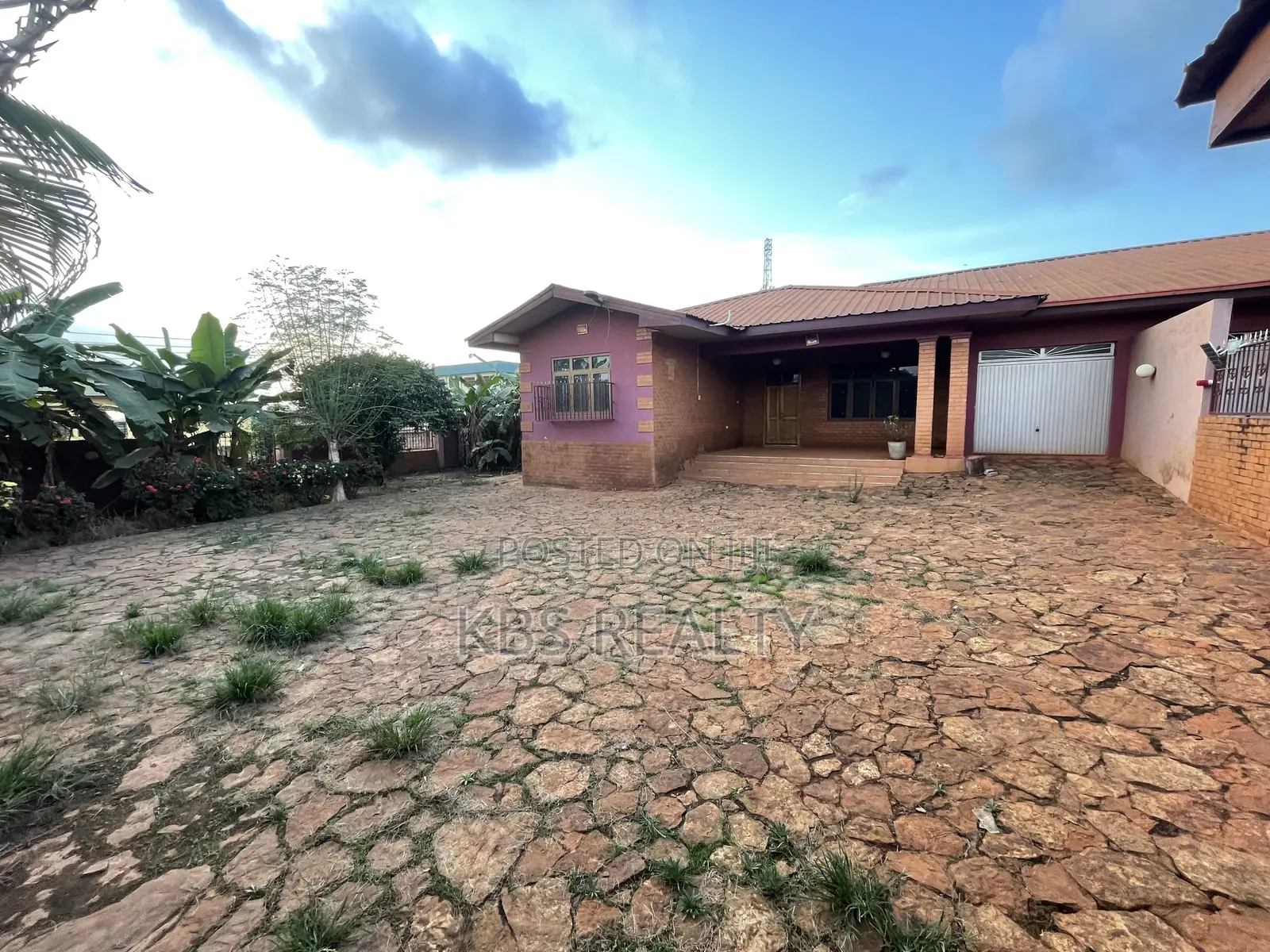 3bdrm House in Ahodwo-Daban, Kumasi Metropolitan for rent in Kumasi Metropolitan