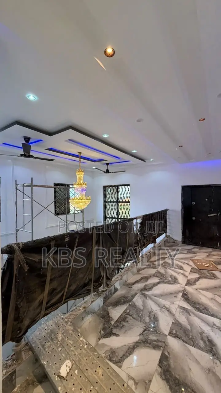 5bdrm Duplex in Santasi-Brofoyedu, Kumasi Metropolitan for sale in Kumasi Metropolitan
