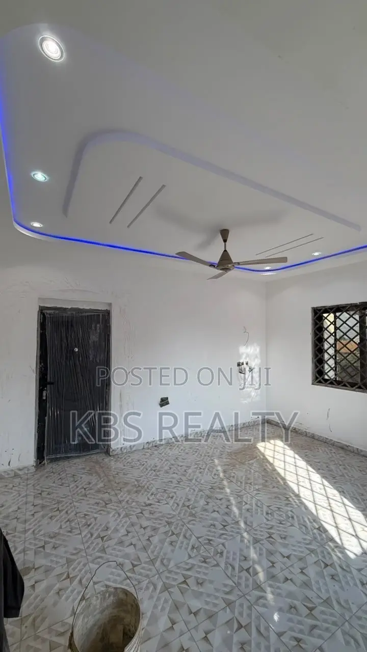 5bdrm Duplex in Santasi-Brofoyedu, Kumasi Metropolitan for sale in Kumasi Metropolitan