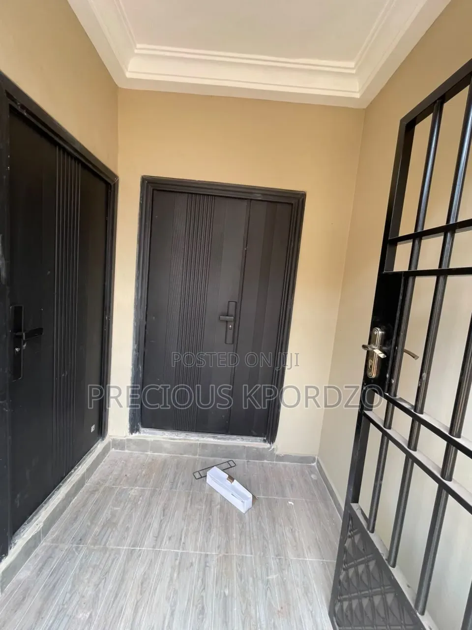 1bdrm Room & Parlour in Amrahia Adenta, Frafraha for rent in Frafraha