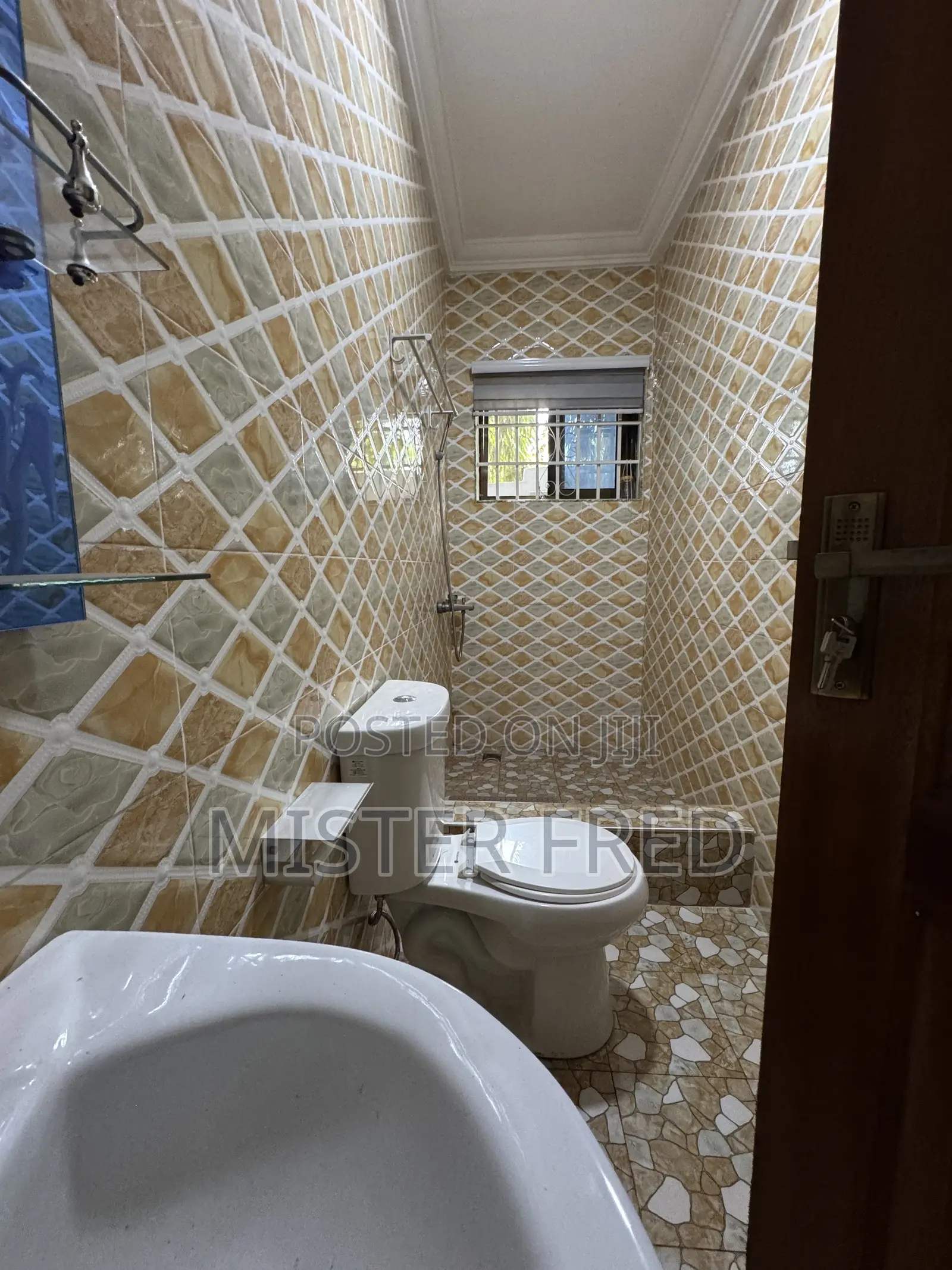 2bdrm Apartment in Old Barrier Kings, Weija for rent in Weija