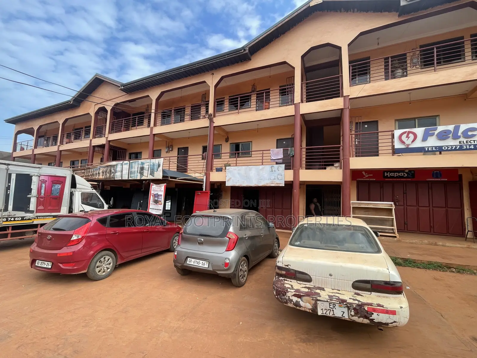 A Very Big and Spacious Space in Adenta