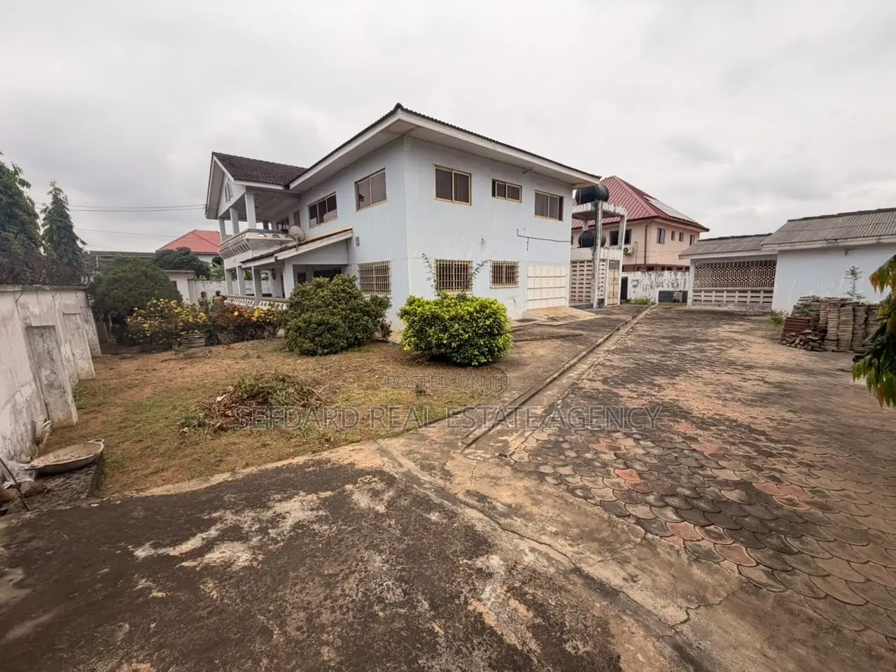 5bdrm House in Sefdard Properties, Achimota for sale in Achimota