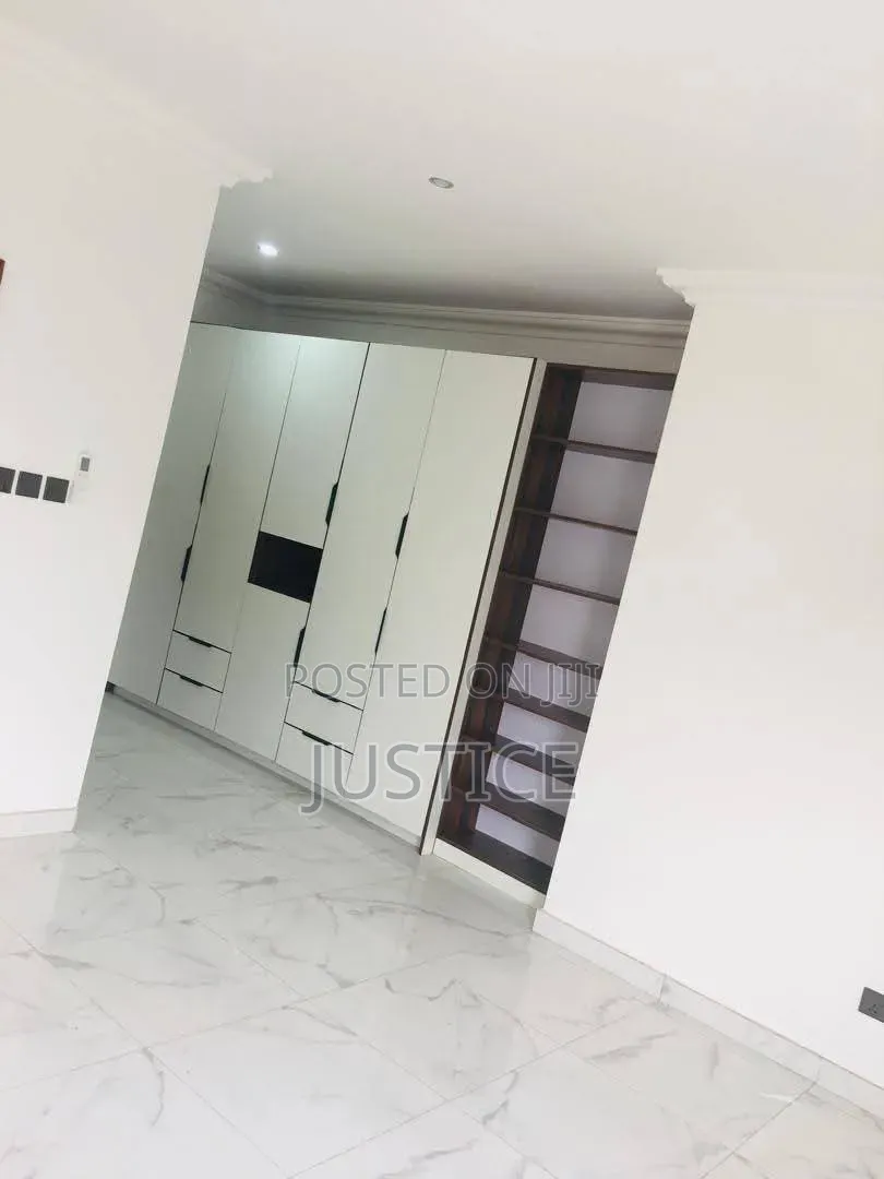 4bdrm Townhouse / Terrace in Adjiringanor, Otano for rent in Otano