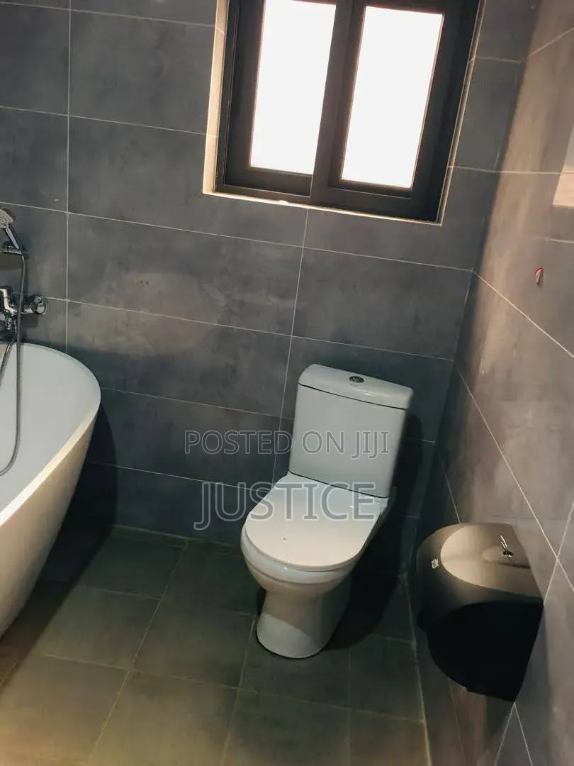 4bdrm Townhouse / Terrace in Adjiringanor, Otano for rent in Otano