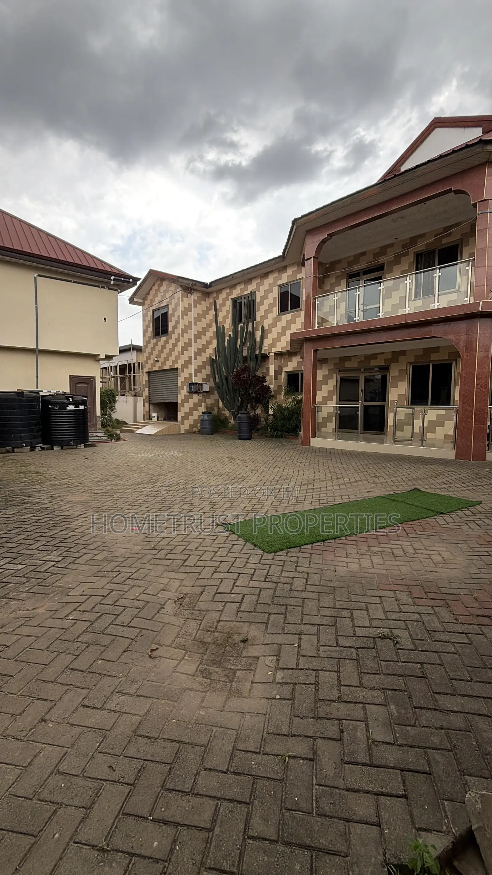 7bdrm Duplex in Ablekuma Ga Odumase for sale in Ablekuma