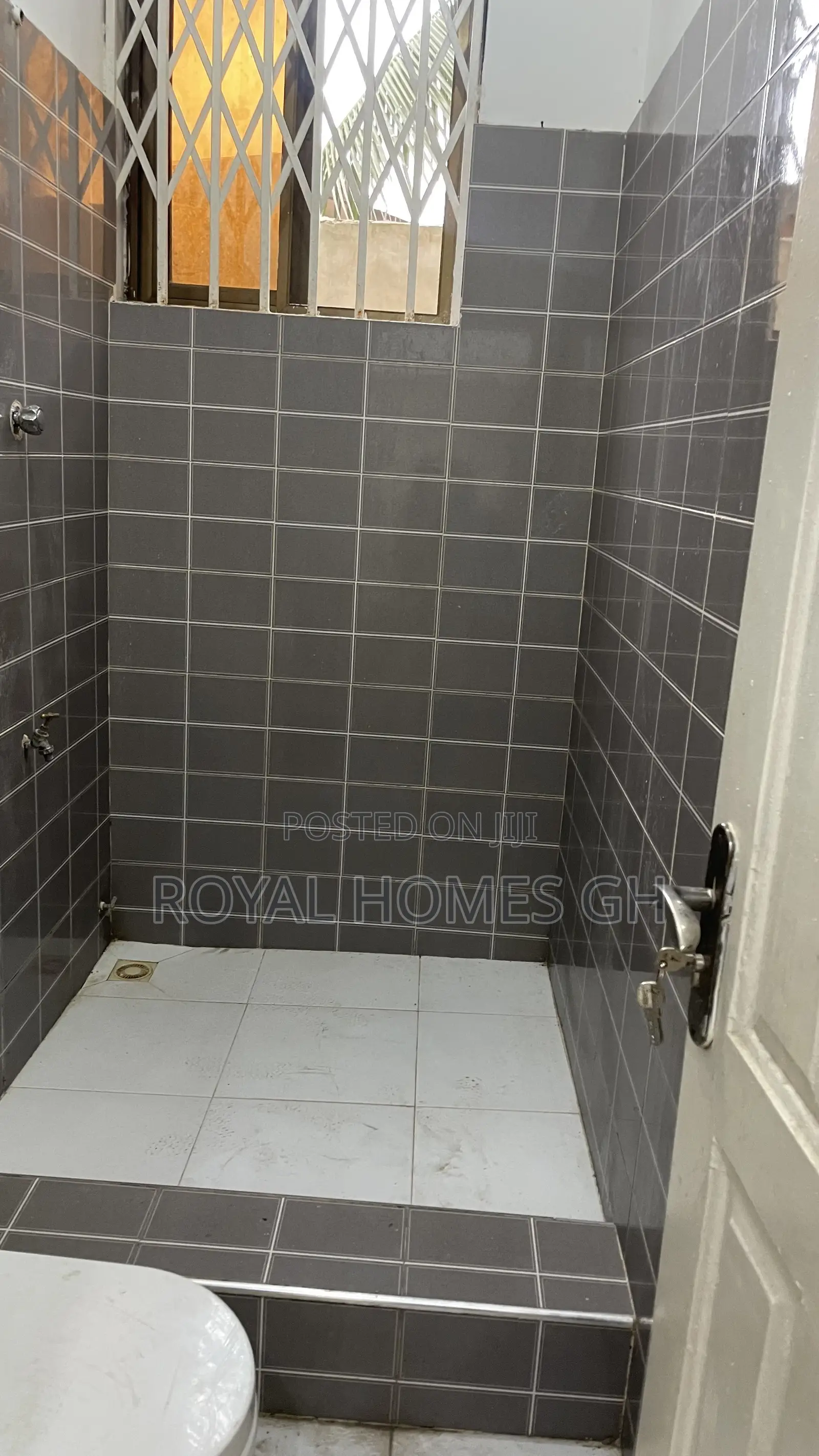 1bdrm Apartment in Royal Homes Gh, East Legon for rent in East Legon