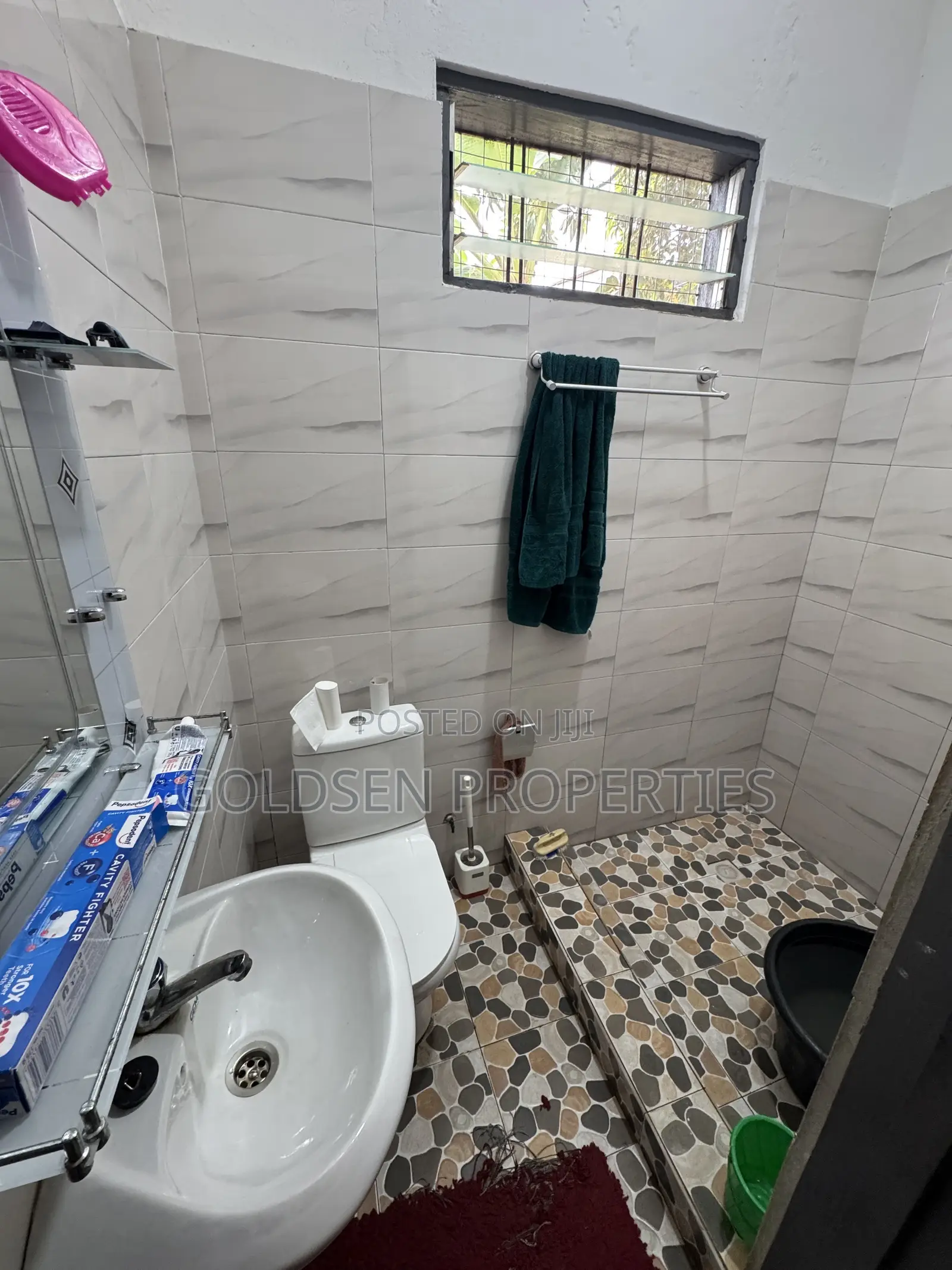 1bdrm Apartment in School Area for rent in School Area