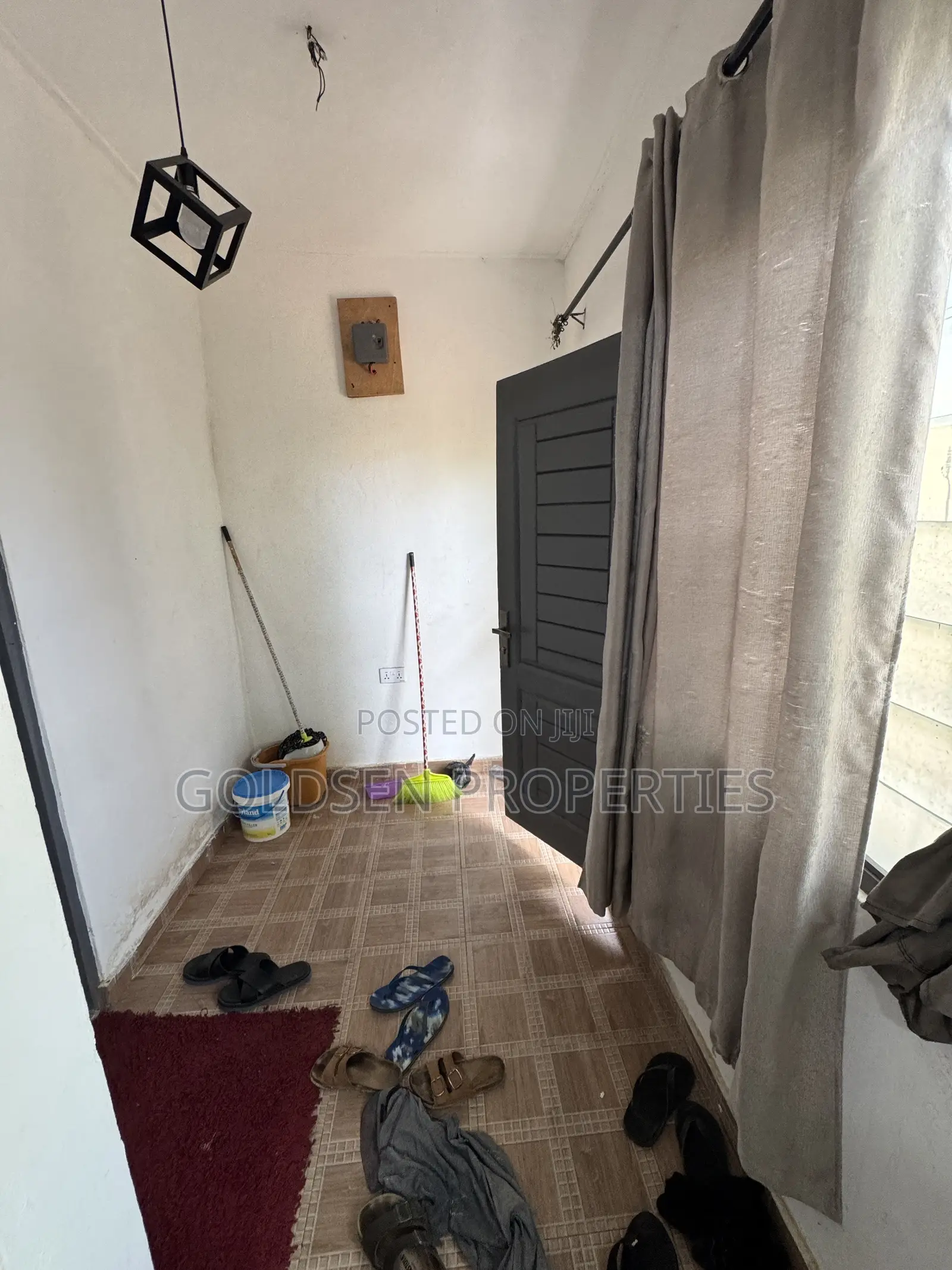 1bdrm Apartment in School Area for rent in School Area