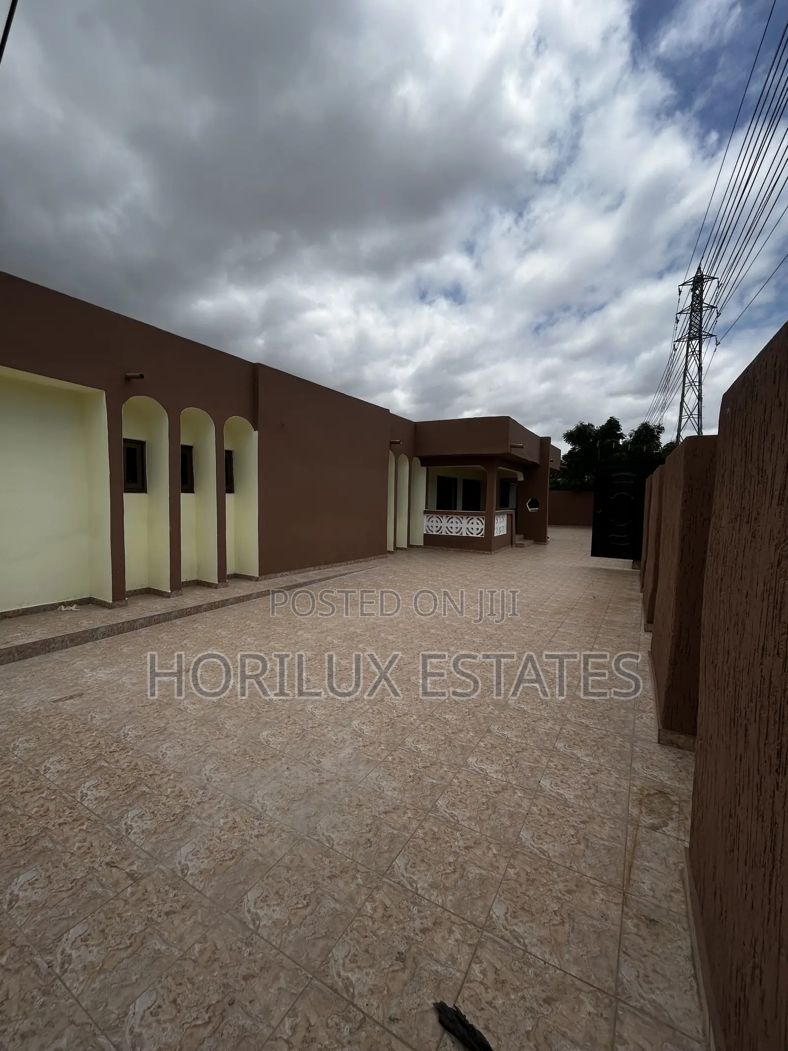 4bdrm Bungalow in Santa Maria Washing for sale in Santa Maria