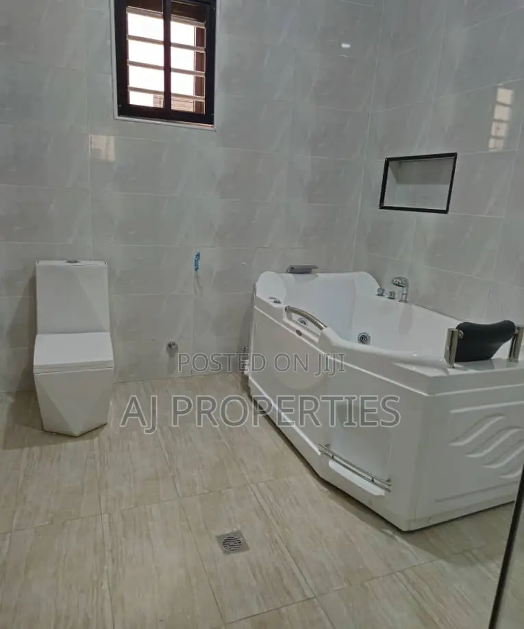 3bdrm House in Aj Property, Oyarifa Mall Area for sale in Oyarifa Mall Area