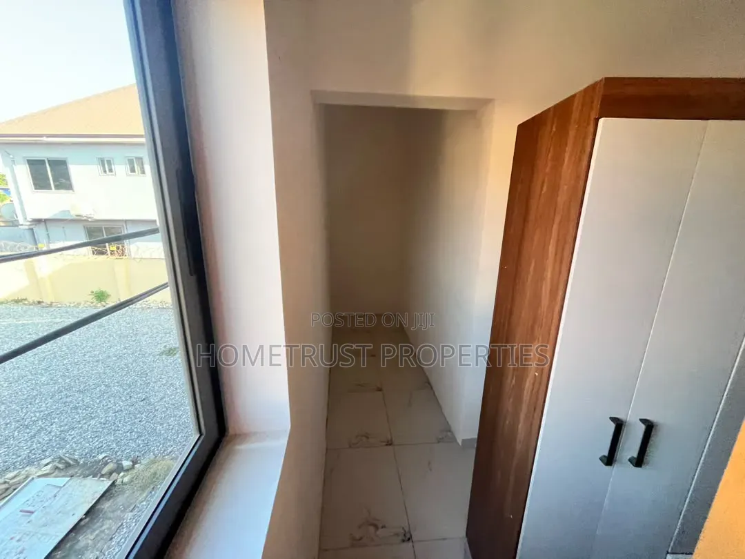 3bdrm Duplex in Adenta Kenkey House, Barrier for sale in Barrier