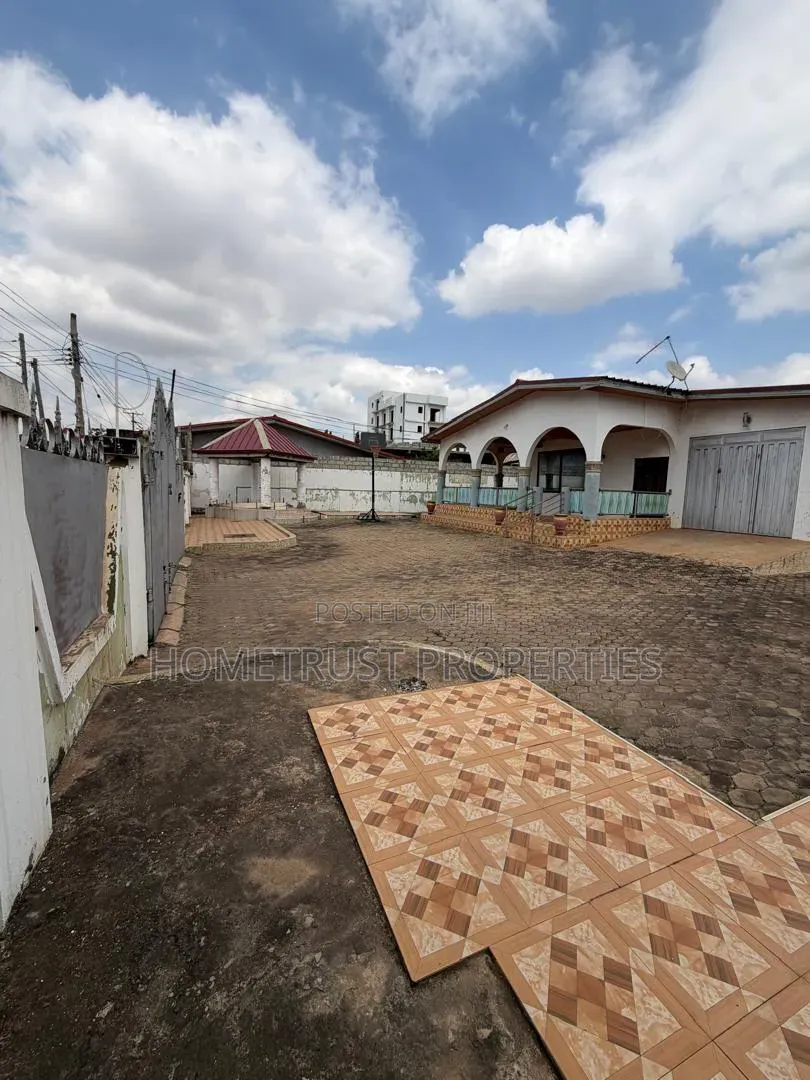 4bdrm House in Spintex Baatsona for sale in Baatsona Total