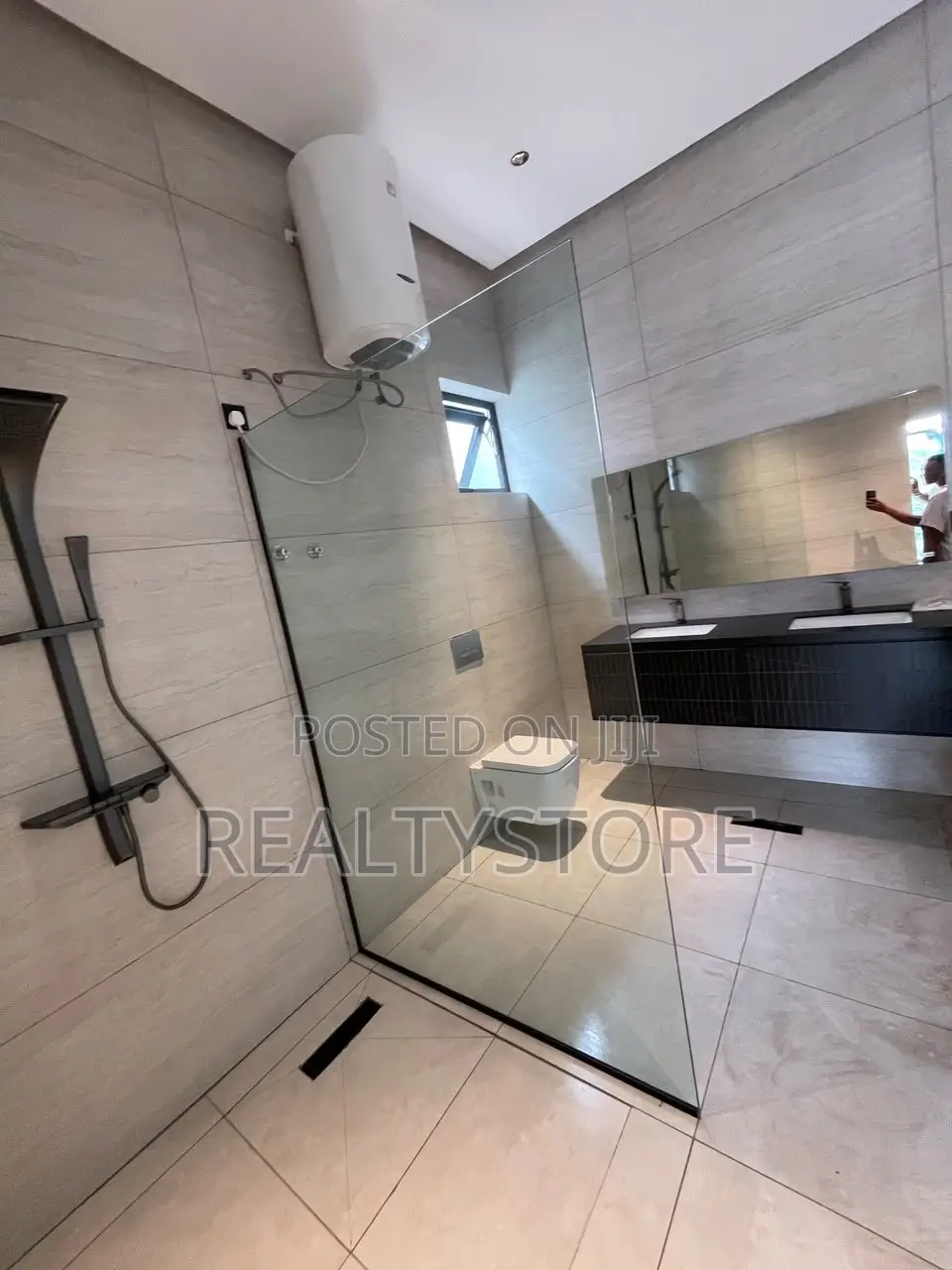 4bdrm House in Acp, Accra Metropolitan for sale in Accra Metropolitan