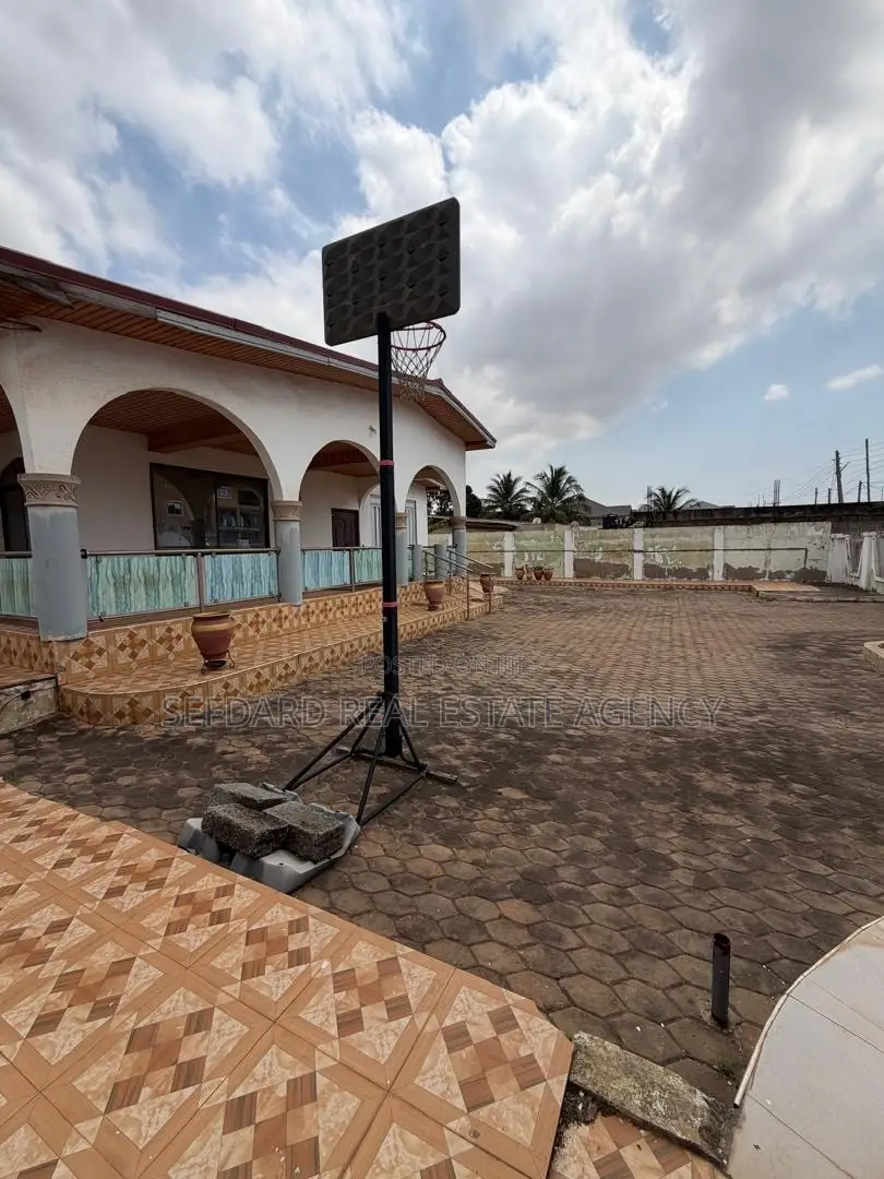 4bdrm House in Sefdard Properties, Spintex for sale in Spintex