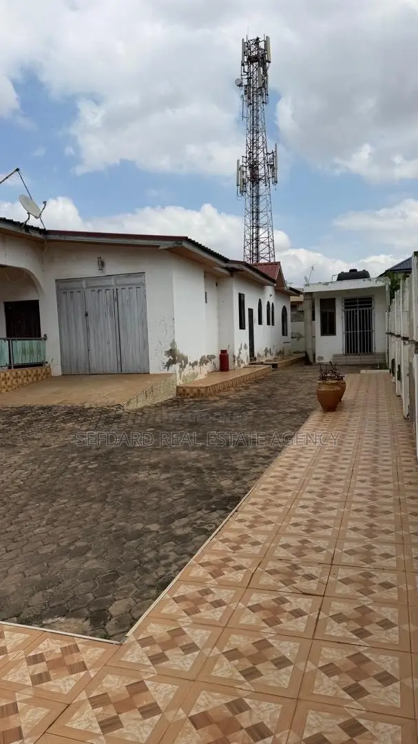 4bdrm House in Sefdard Properties, Spintex for sale in Spintex