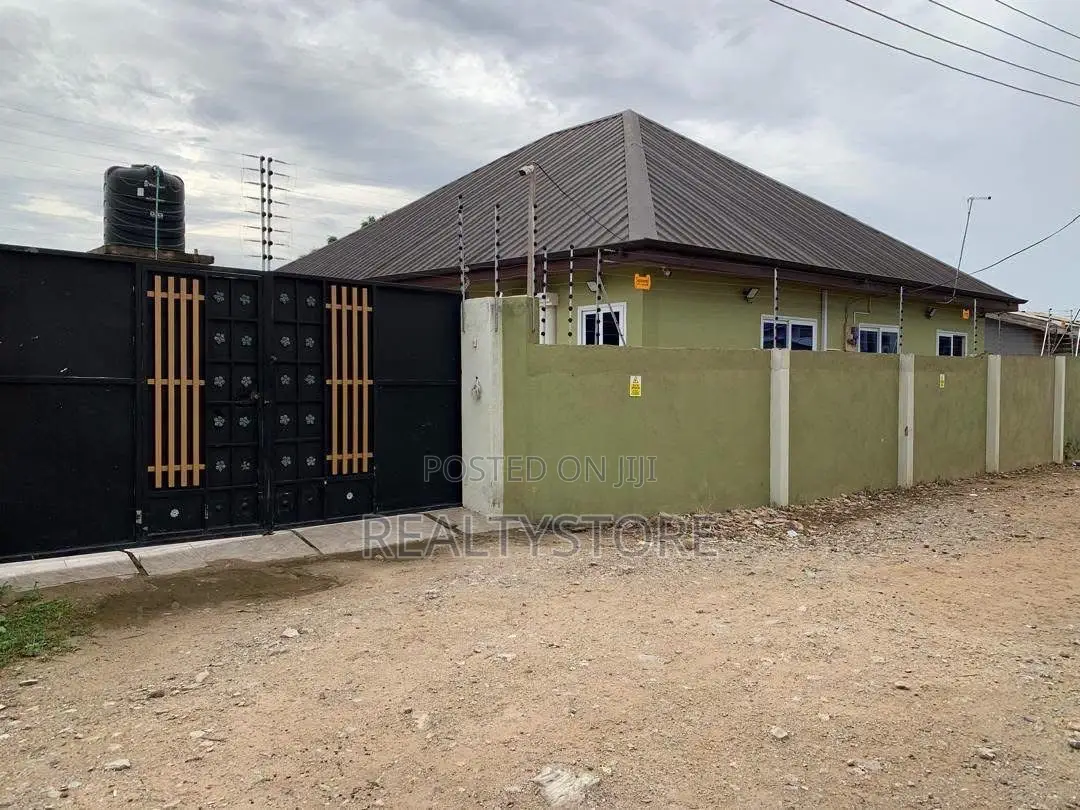 Furnished 3bdrm House in Pokuase, Accra Metropolitan for sale in Accra Metropolitan