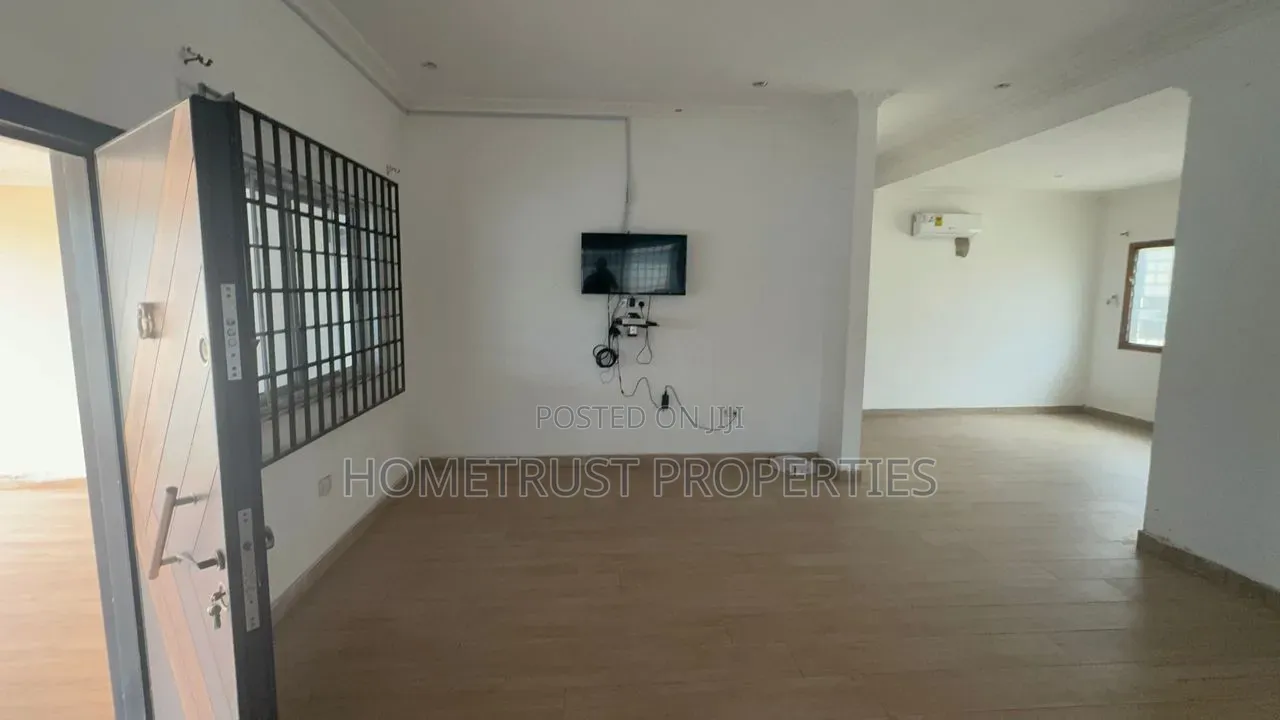 6bdrm House in Achimota Mile 7 for sale in Mile 7