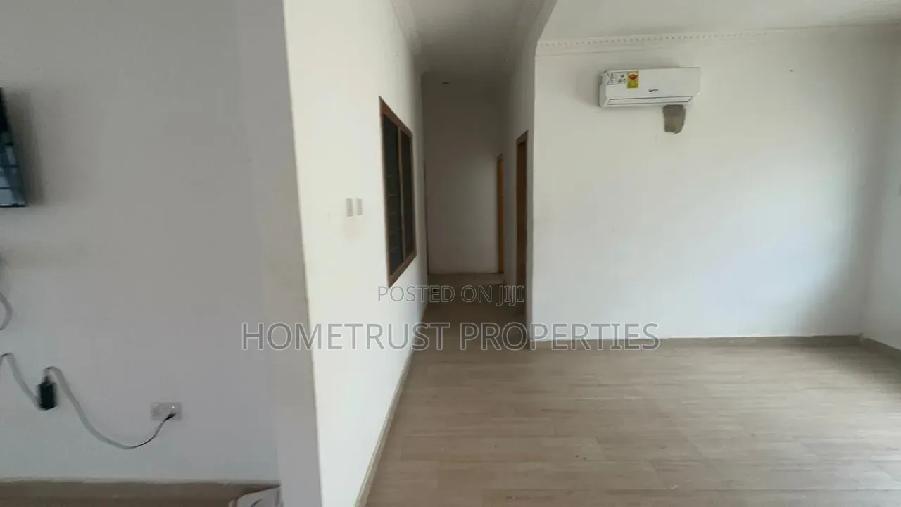 6bdrm House in Achimota Mile 7 for sale in Mile 7