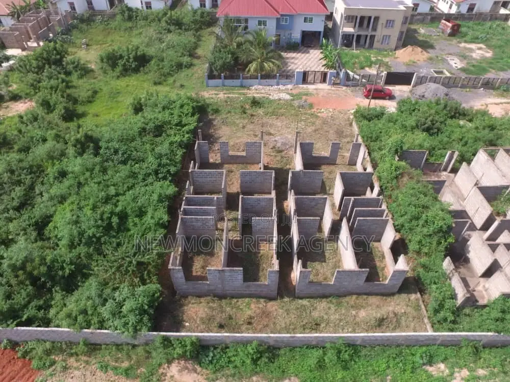10bdrm Apartment in Oyibi Sasabi for sale in Oyibi
