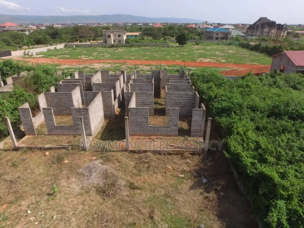 10bdrm Apartment in Oyibi Sasabi for sale in Oyibi