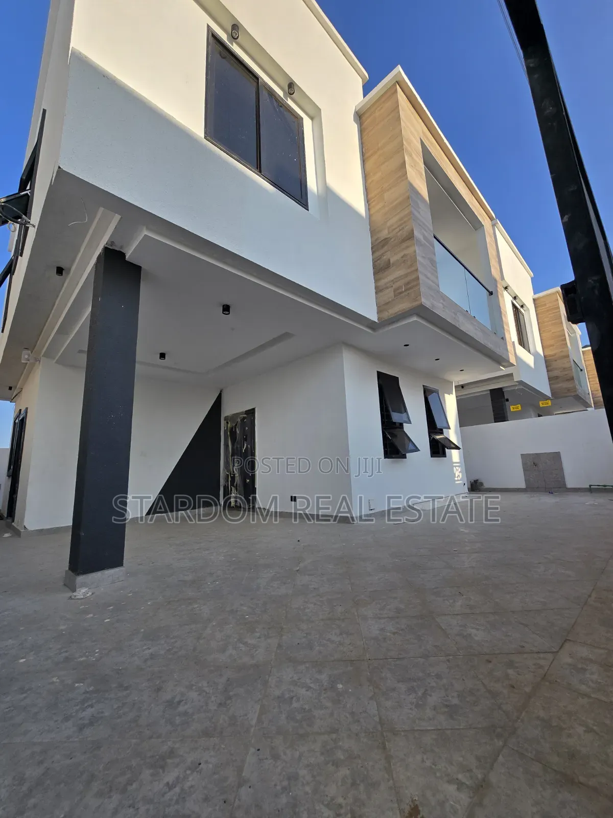 3bdrm Duplex in Spintex Road, Baatsona Total for sale in Baatsona Total